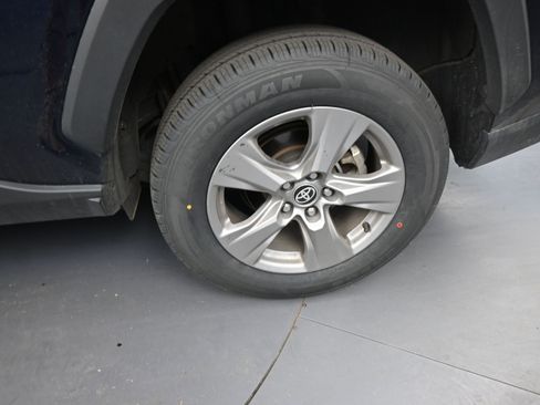 Used 2024 Toyota RAV4 XLE image 19