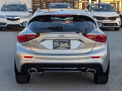 Used 2019 INFINITI QX30 image 5