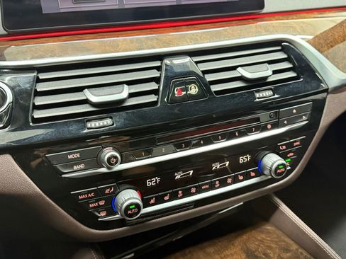 Used 2019 BMW M550i xDrive xDrive w/ Dynamic Handling Package image 25