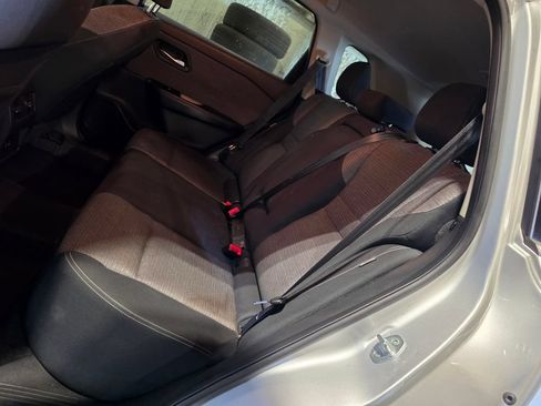 Used 2021 Nissan Rogue SV AWD/4WD image 7