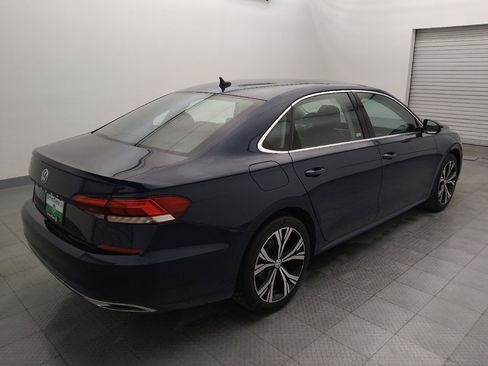 Used 2022 Volkswagen Passat 2.0T SE image 9
