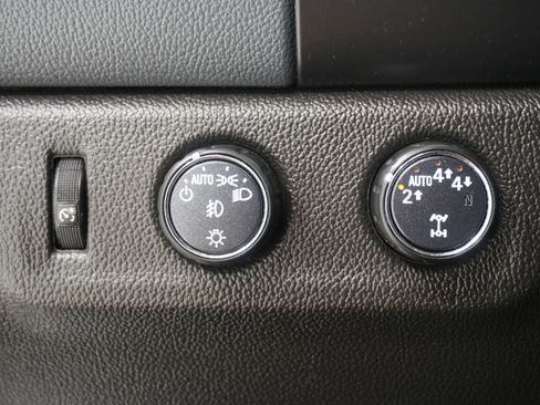 Used 2022 Chevrolet Colorado Z71 AWD/4WD image 21