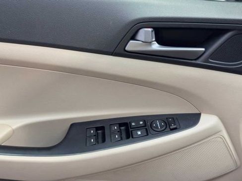 Used 2017 Hyundai Tucson SE image 18