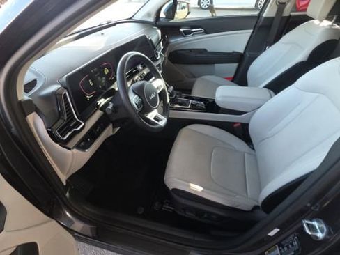 Used 2023 Kia Sportage EX FWD image 13