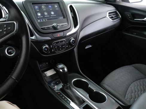 Used 2019 Chevrolet Equinox LT image 18