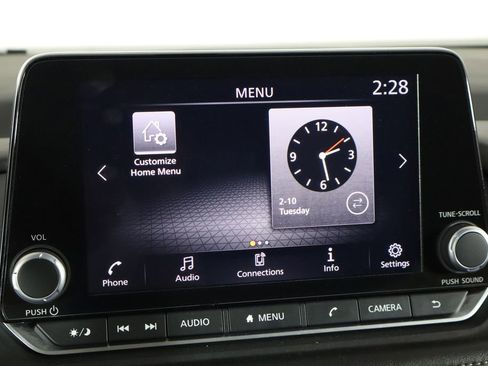 Used 2025 Nissan Rogue S image 30