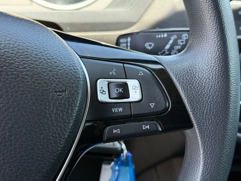Used 2019 Volkswagen Tiguan S FWD image 18
