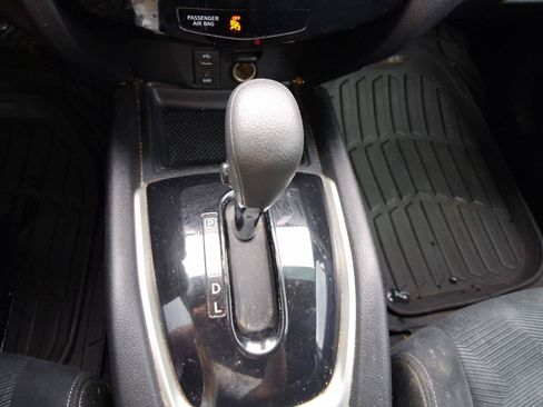 Used 2016 Nissan Rogue S w/ Appearance Package FWD image 25