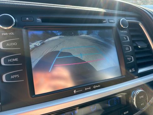 Used 2016 Toyota Highlander XLE image 27