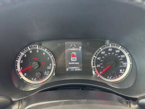 Used 2022 Toyota Highlander LE AWD/4WD image 14