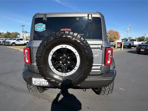 Used 2023 Ford Bronco Badlands image 5