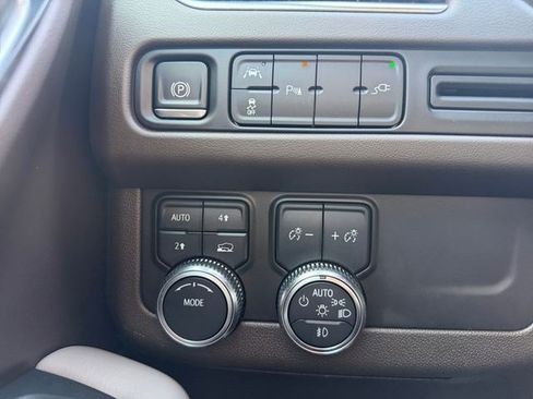 Used 2021 GMC Yukon SLT w/ SLT Premium Package AWD/4WD image 24