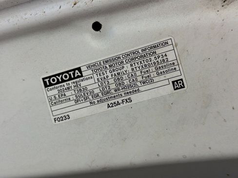 Used 2024 Toyota Sienna LE FWD image 19