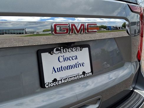 Used 2023 GMC Yukon XL SLT w/ SLT Luxury Package AWD/4WD image 33