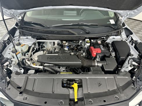 Used 2024 Nissan Rogue S AWD/4WD image 31