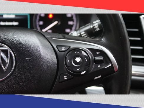 Used 2019 Buick Enclave Essence image 17