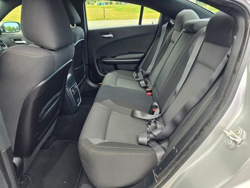 Used 2019 Dodge Charger SXT RWD image 14