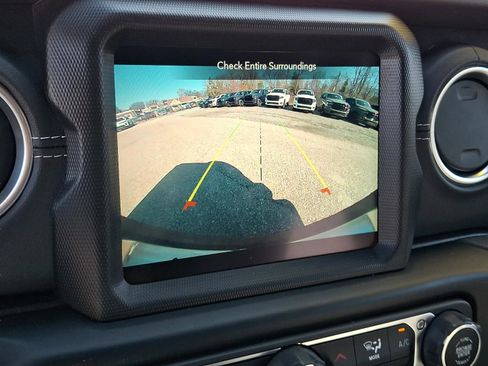 Certified 2022 Jeep Wrangler Unlimited Sahara image 20