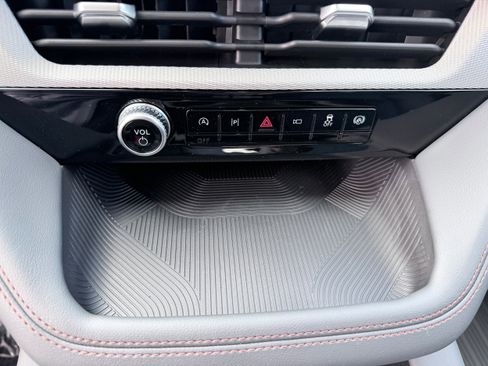 New 2026 Ford Explorer Active w/ Active Comfort Package image 13