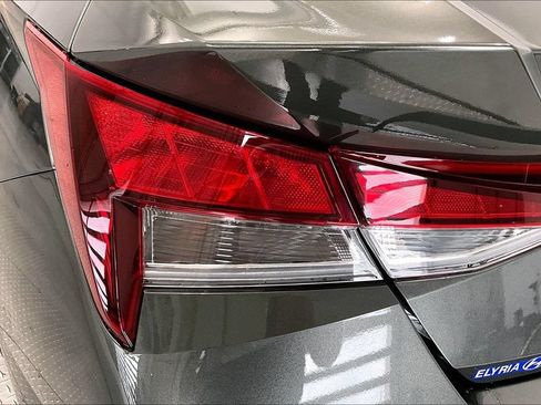 Certified 2024 Hyundai Elantra SE FWD image 31