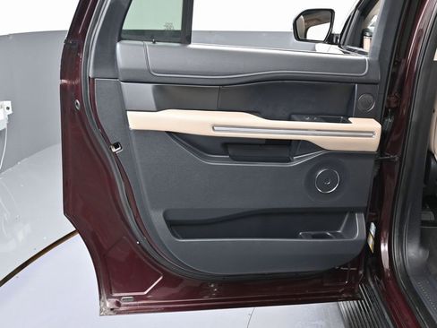 Used 2024 Ford Expedition Max Limited image 39