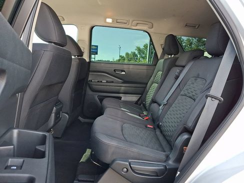Certified 2022 Nissan Pathfinder S AWD/4WD image 10