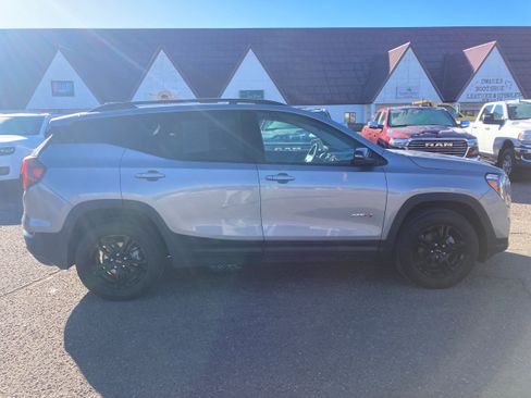 Used 2023 GMC Terrain AT4 image 5