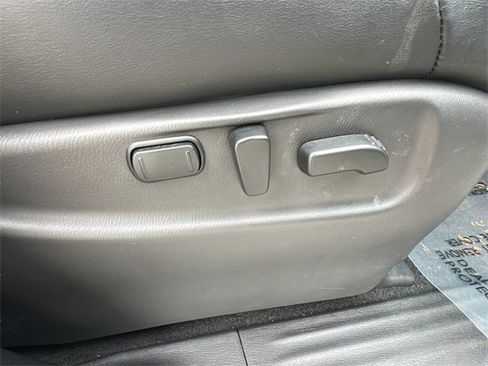 Used 2020 Nissan Armada Platinum w/ Captain's Chairs Package image 26
