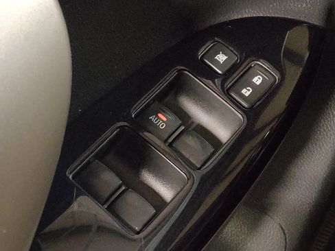 Used 2022 Mitsubishi Eclipse Cross LE image 27