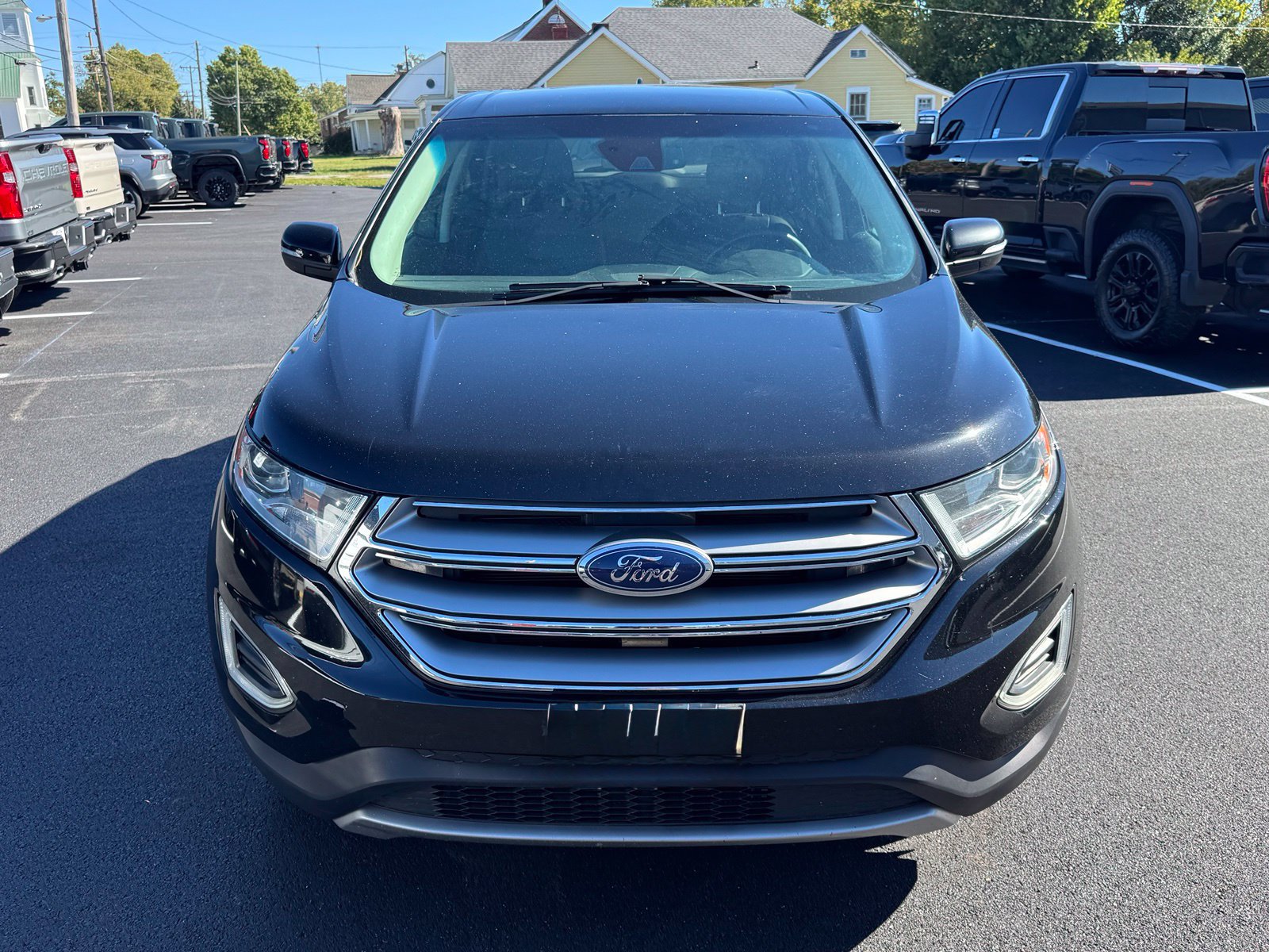 Used 2018 Ford Edge Titanium w/ Ford Safe & Smart Package FWD image 5