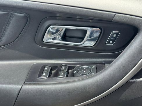 Used 2018 Ford Taurus SEL w/ Equipment Group 201A FWD image 25