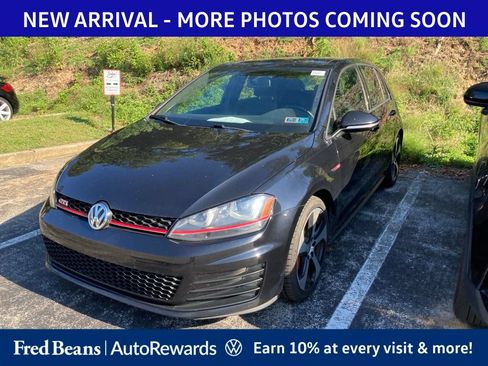 Used 2017 Volkswagen GTI SE FWD image 3