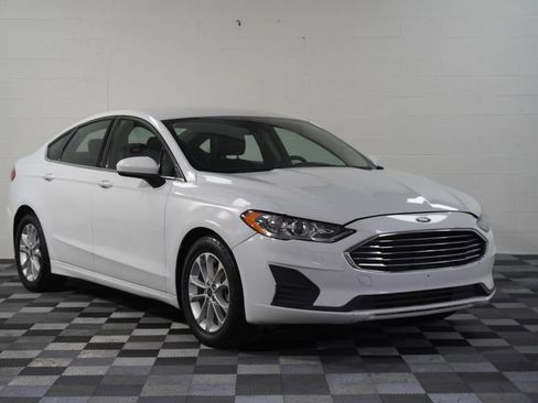 Used 2020 Ford Fusion SE FWD image 8