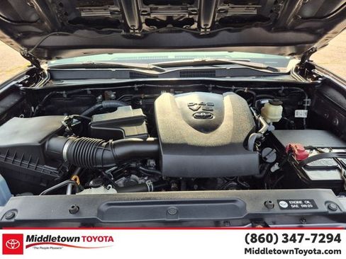 Used 2017 Toyota Tacoma TRD Sport w/ Tow Package (A/T) AWD/4WD image 35