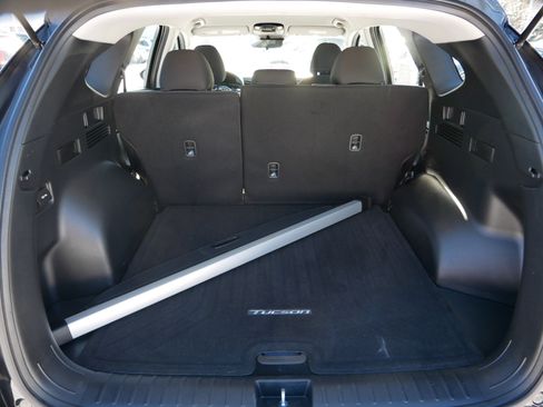 Used 2023 Hyundai Tucson SE image 18