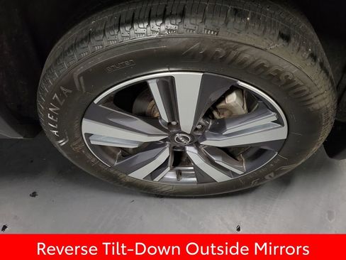 Used 2024 Nissan Rogue SL w/ SL Premium Package FWD image 10