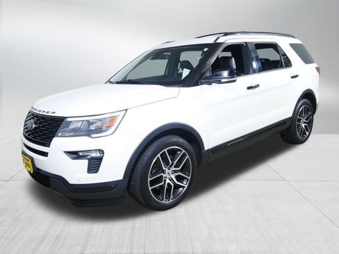Used 2019 Ford Explorer Sport w/ Ford Safe & Smart Package AWD/4WD image 3