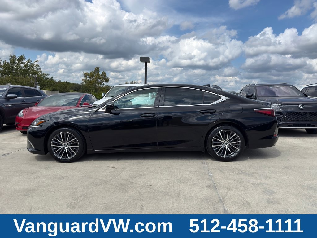 Used 2023 Lexus ES 350 w/ Premium Package FWD image 4
