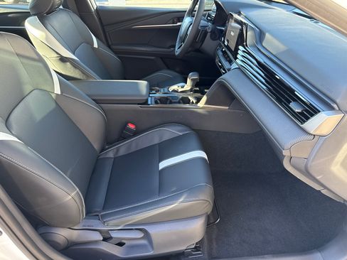 New 2026 Toyota Camry Hybrid FWD image 14