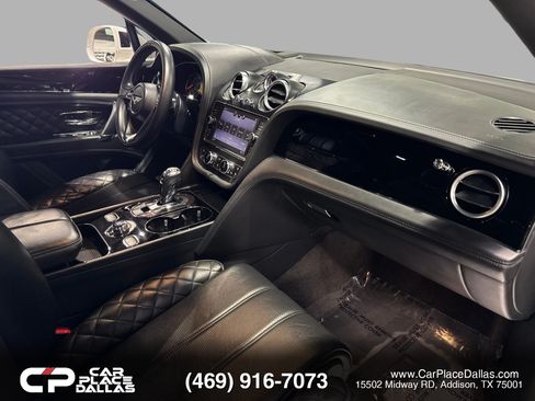 Used 2020 Bentley Bentayga AWD/4WD image 27