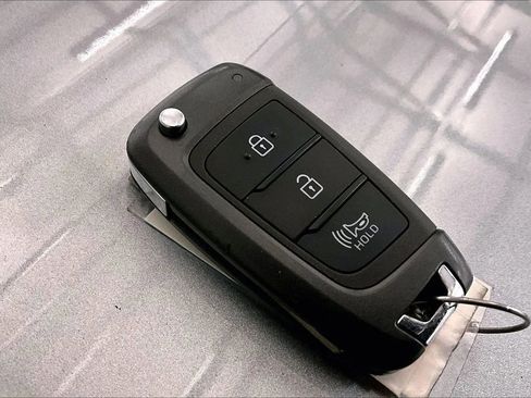 Used 2022 Hyundai Venue SEL image 9