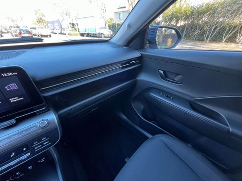 Used 2025 Hyundai Kona SEL image 35