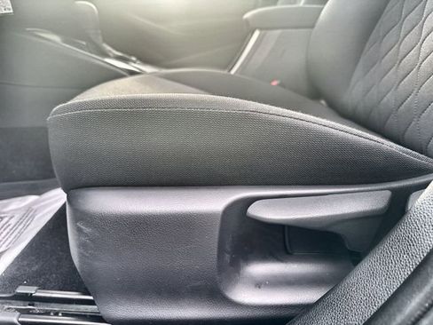 Used 2024 Toyota Corolla LE image 21