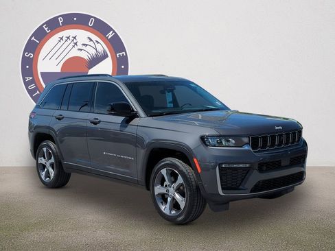 New 2026 Jeep Grand Cherokee Limited w/ Luxury Tech Group II AWD/4WD image 2