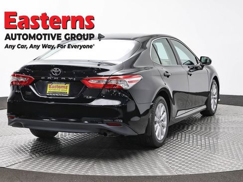 Used 2019 Toyota Camry LE w/ Convenience Package FWD image 5