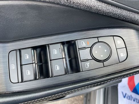 Used 2023 Nissan Rogue SV image 23