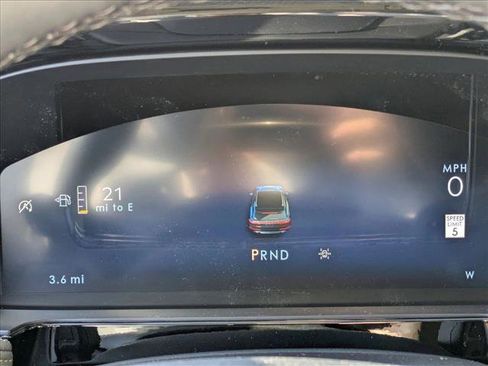 New 2026 Lincoln Corsair Premiere image 10