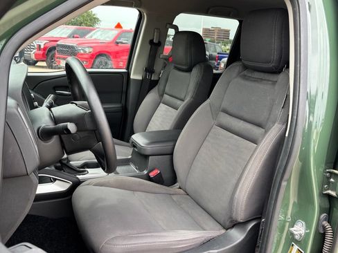 Used 2024 Nissan Frontier SV RWD image 12