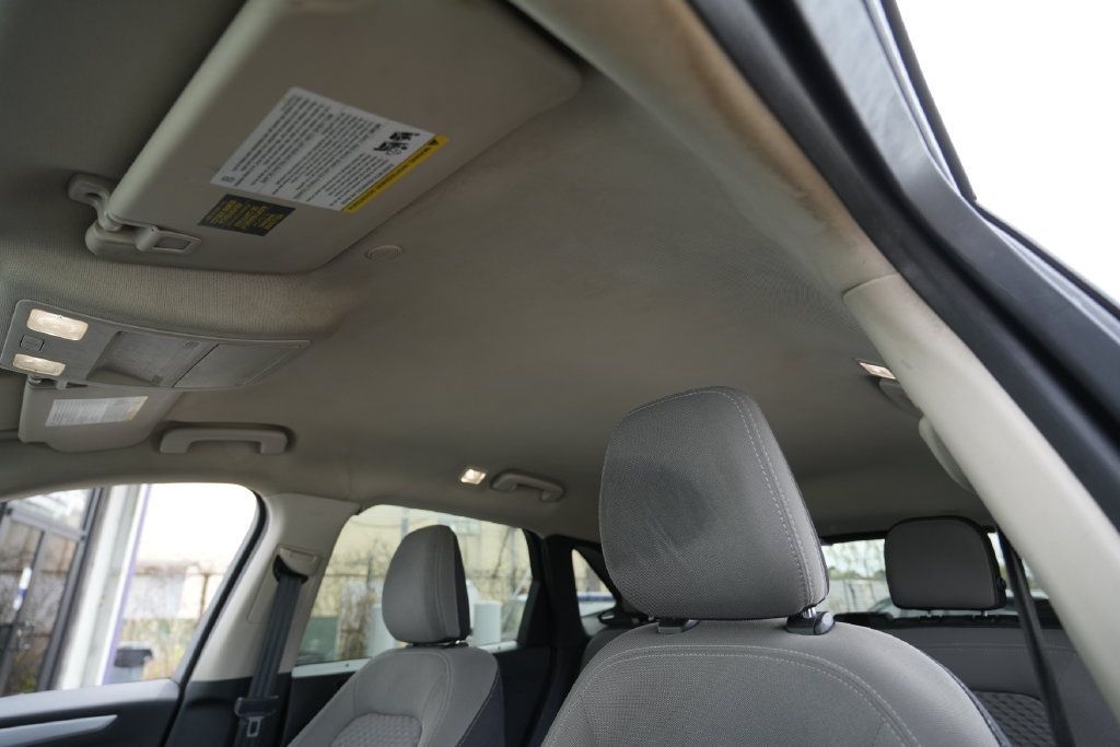 Used 2020 Ford Escape SE FWD image 17