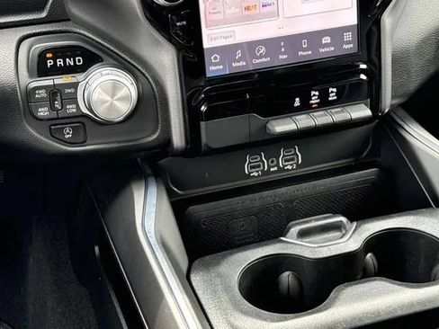 Used 2025 RAM 1500 Laramie AWD/4WD image 18
